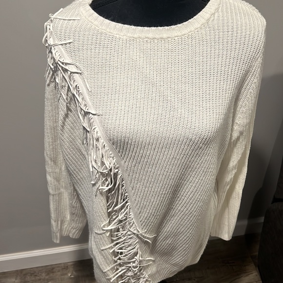 Sweater White with Fringes - size 3x - Picture 2 of 5